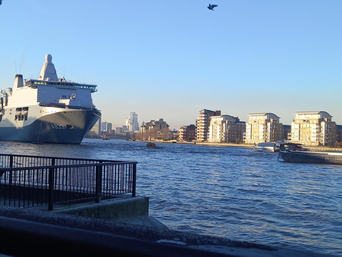2-Bedroom Flat In Cutty-Sark, Greenwich ! Londen Buitenkant foto