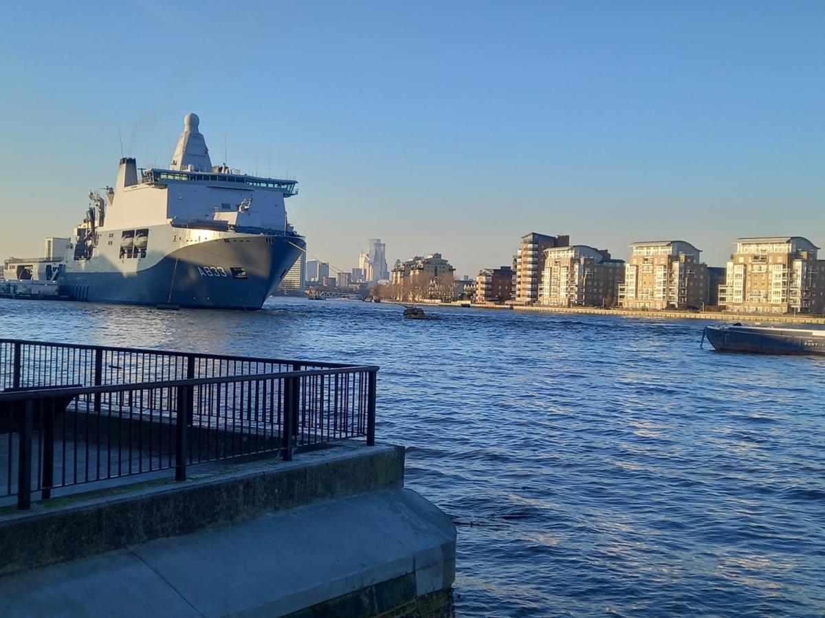 2-Bedroom Flat In Cutty-Sark, Greenwich ! Londen Buitenkant foto