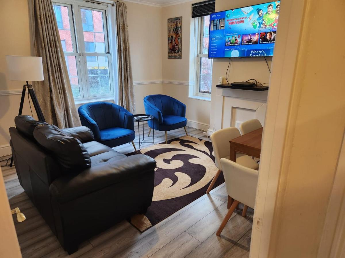 2-Bedroom Flat In Cutty-Sark, Greenwich ! Londen Buitenkant foto