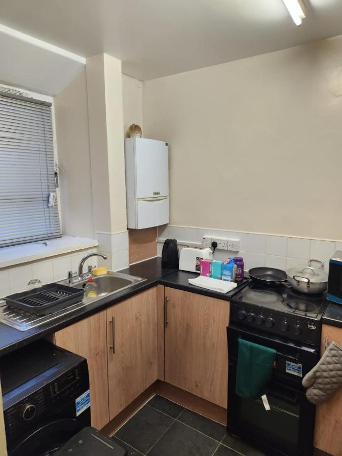 2-Bedroom Flat In Cutty-Sark, Greenwich ! Londen Buitenkant foto