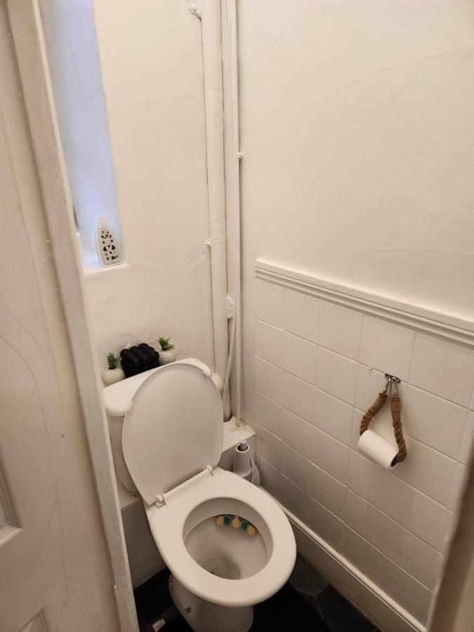 2-Bedroom Flat In Cutty-Sark, Greenwich ! Londen Buitenkant foto